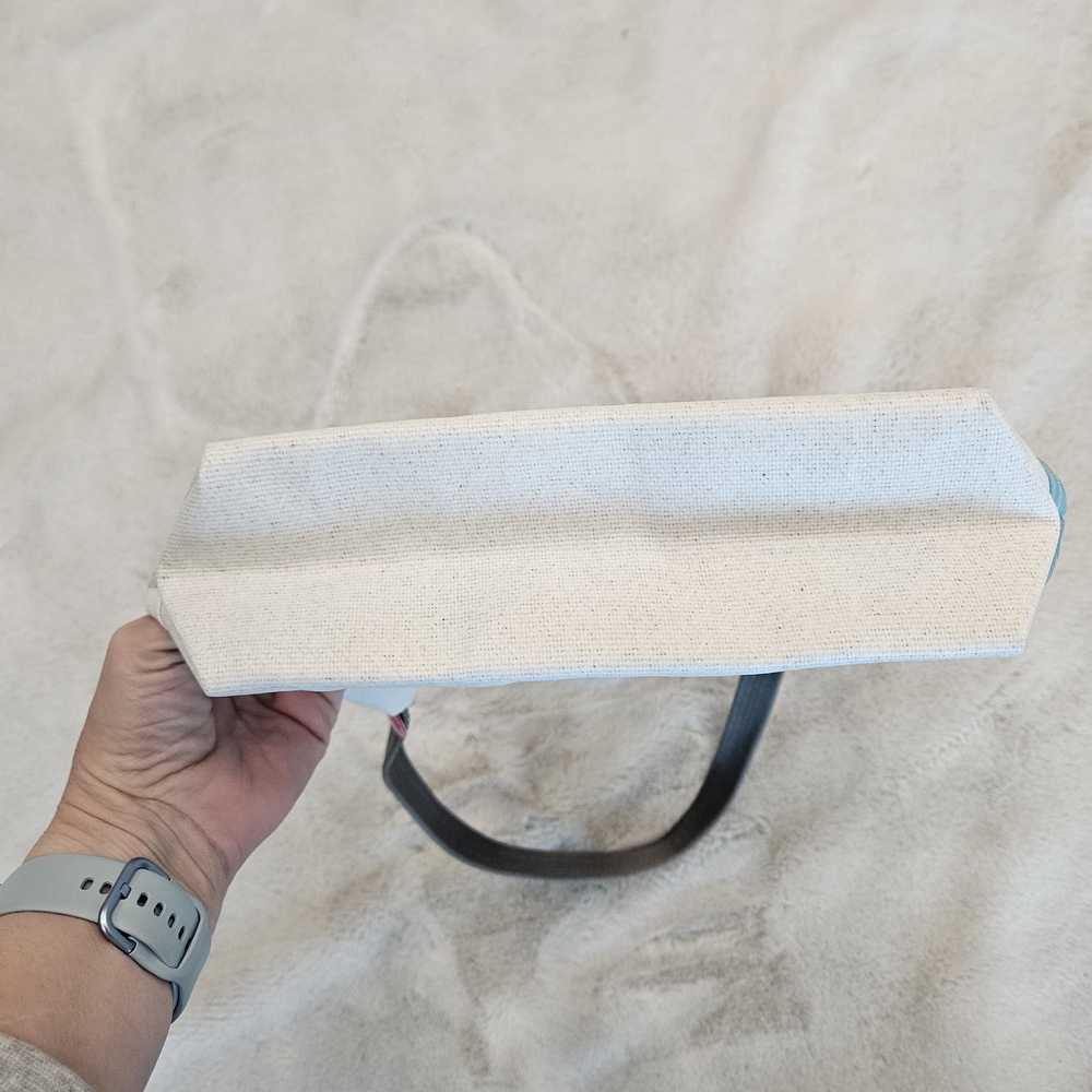 Women's Green and White Shoulder Bag - Picture 4 of 7
